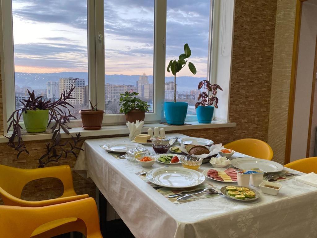 Sunrise Apartments Dushanbe Esterno foto